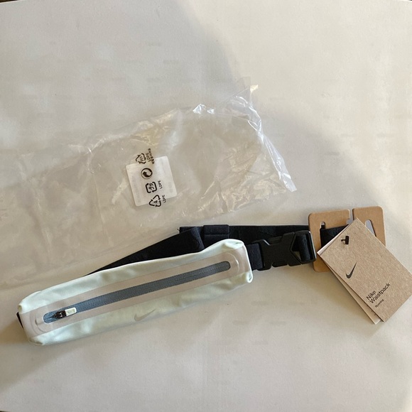 Nike Other - Nike Running Slim Waist Pack
